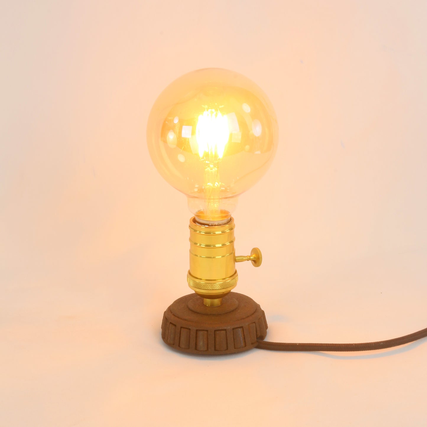 Luminária Sucatinha Bocal Dourado