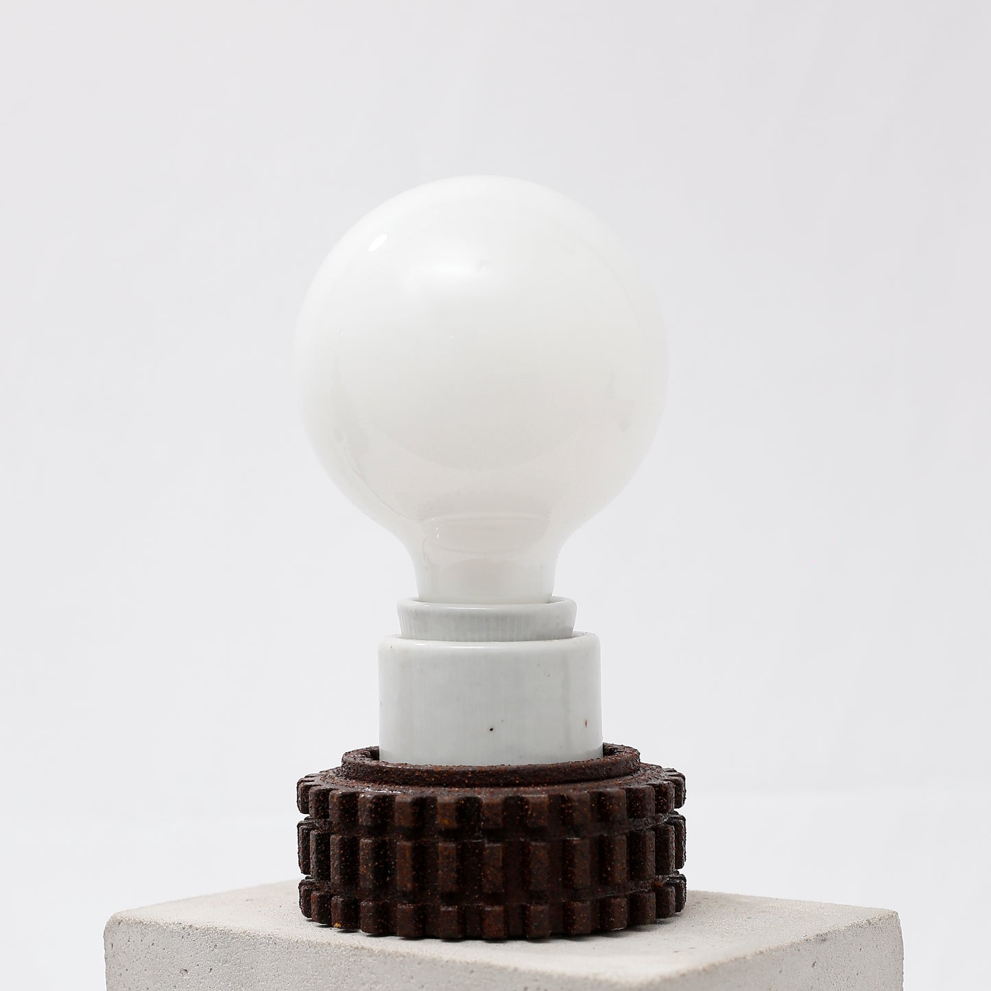 Luminária Bolinha No Concreto Quadrado